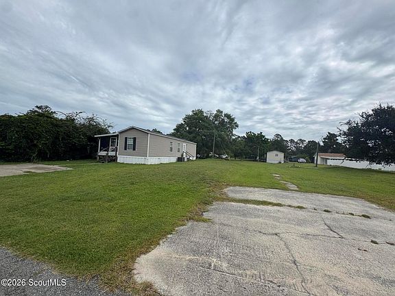 4th image of 2495 Ambrose St