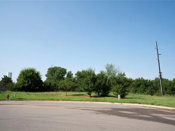 1802 Marymount Rd, Norman, OK 73071