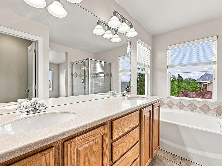 2202 Hanham Dr — Photo 18