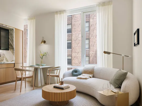 135 East 47th Street image 1 of 15