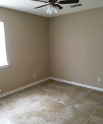 4th image of 135 Leeswood Cir