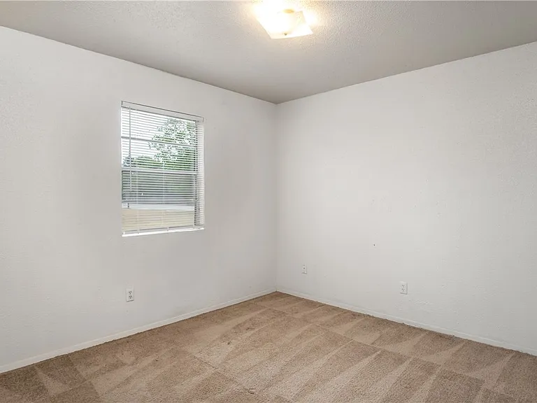 1500 Alpine Cir #C — Photo 6
