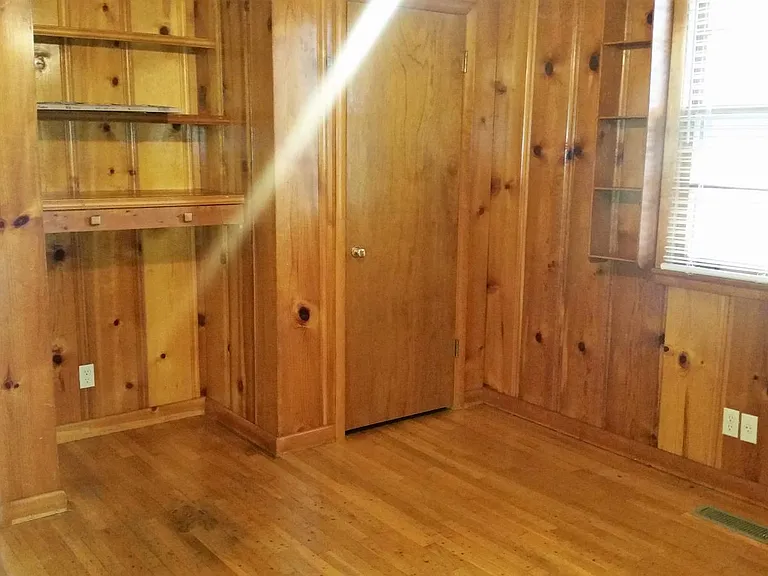 4005 Mem Pkwy N — Photo 9