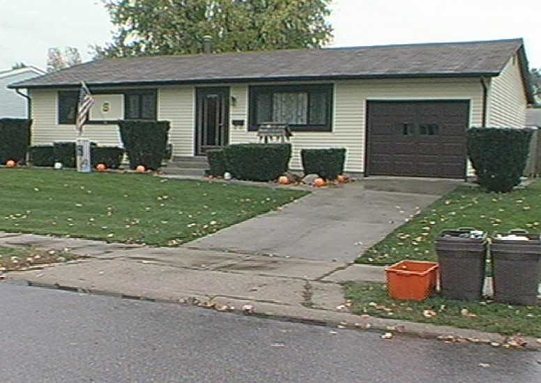 1st image of 609 E 15th St