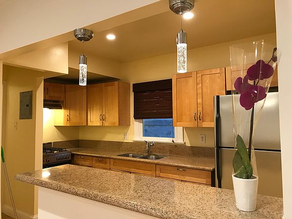 5th image of 3339 N Griffin Ave #1/2