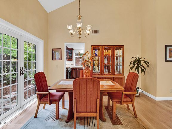 4th image of 2247 Green Oak Ct