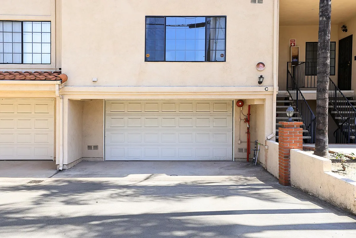 Building Photo - 918 La Cadena Ave #C