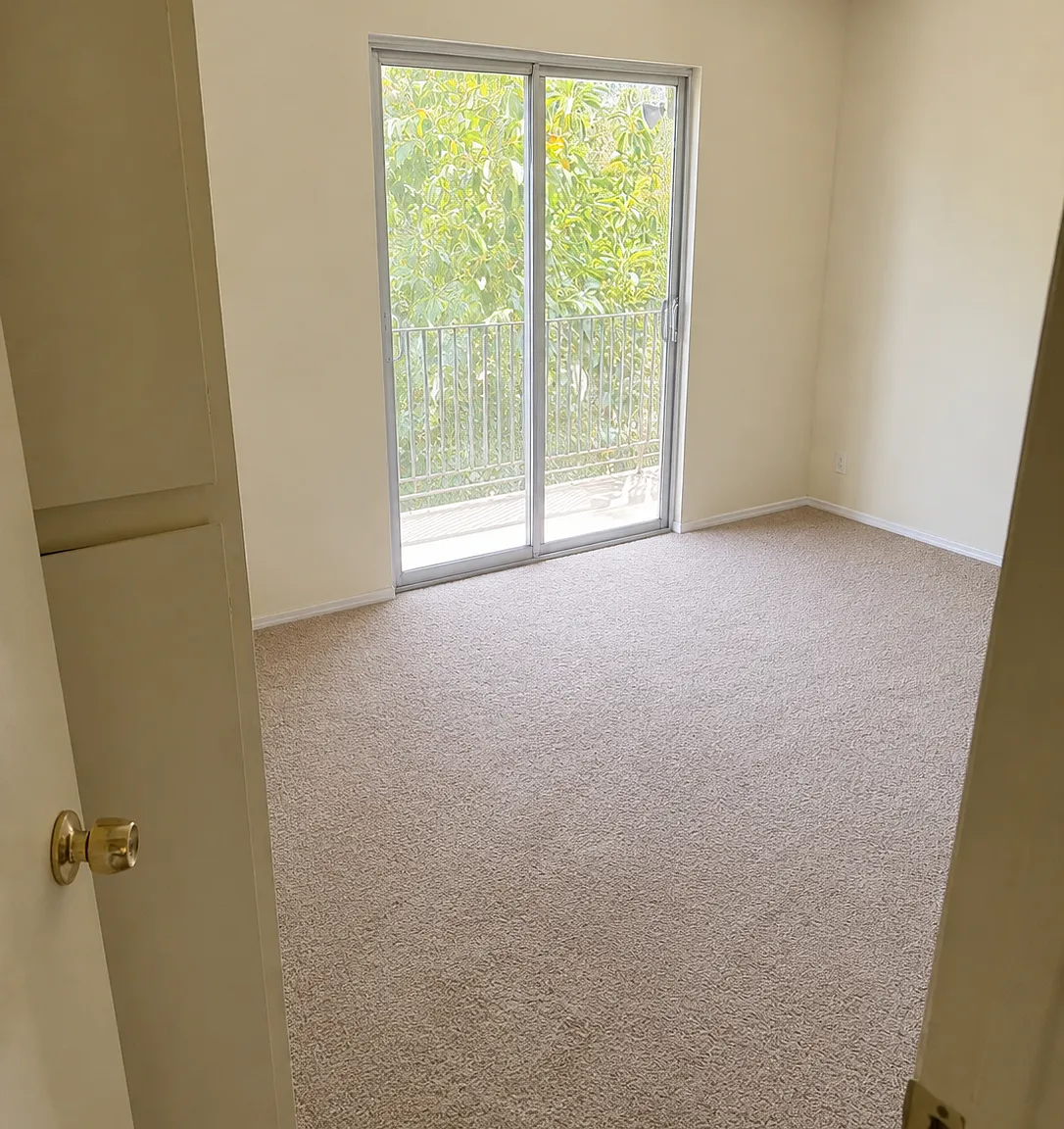 2 bed, 900 sqft, $3,695 — Photo 4