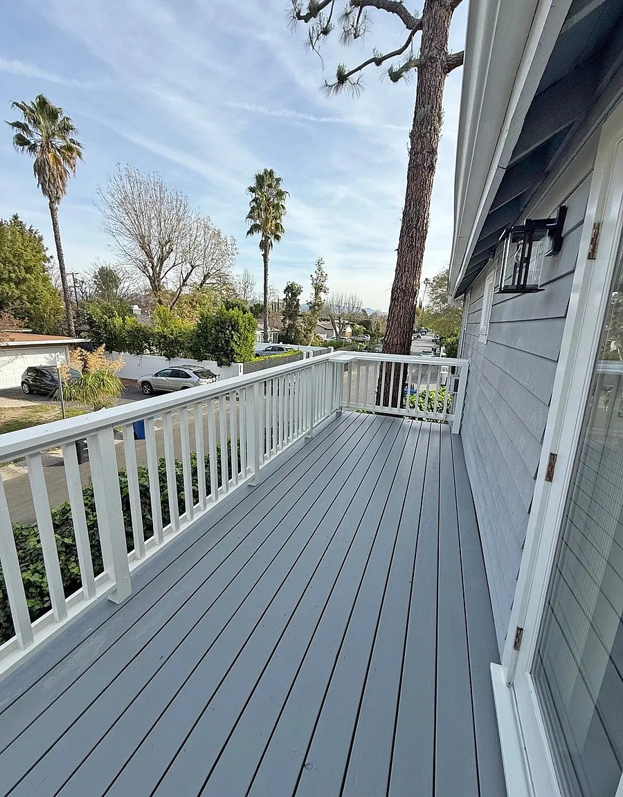 4530 Whitsett Ave — Photo 2