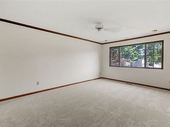 5th image of 8383 Zenith Dr