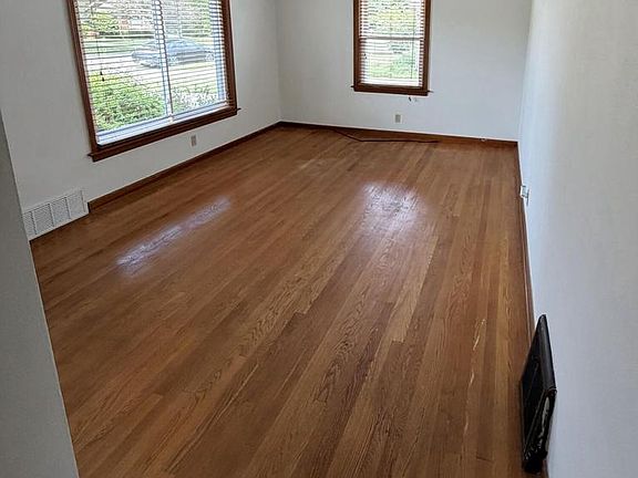 5th image of 1225 Lombard AVENUE