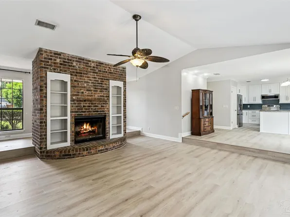 312 Florida Ave, Gulf Breeze, FL 32561