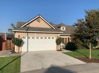 3244 N Dee Ann Ave, Fresno, CA 93727