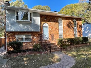 12 Holly Rd, Severna Park, MD 21146