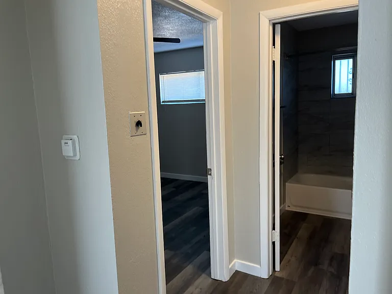 Totally Remodeled 2 Bedroom Apartment In Ridgecrest — Photo 10