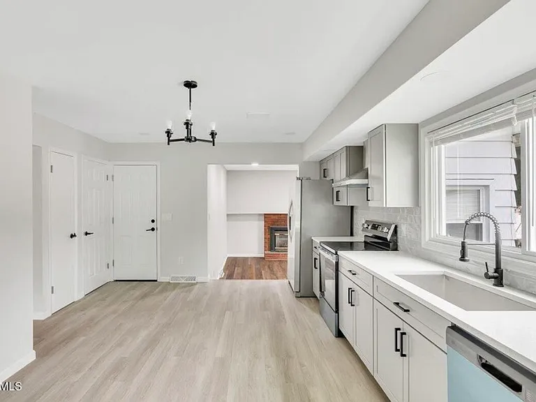 8 Woodland Dr — Photo 10