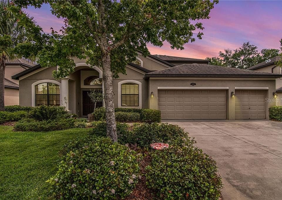 Home For Sale In Reserve at Hampton Lakes