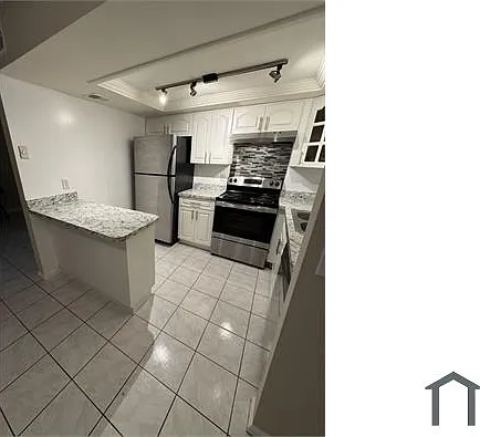 2 bed, 1050 sqft, $2,100 — Photo 3