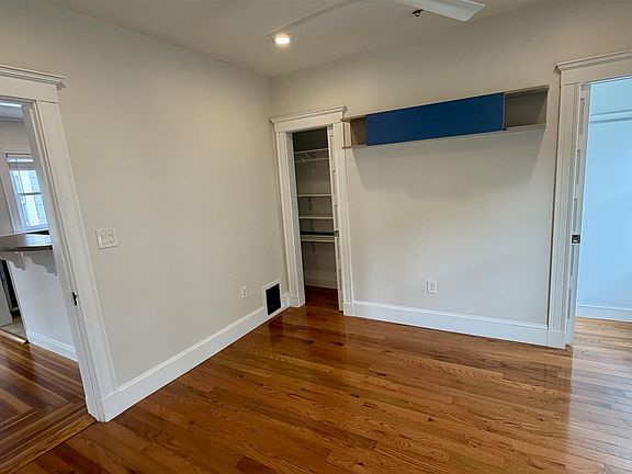 4th image of 7 Ashland St