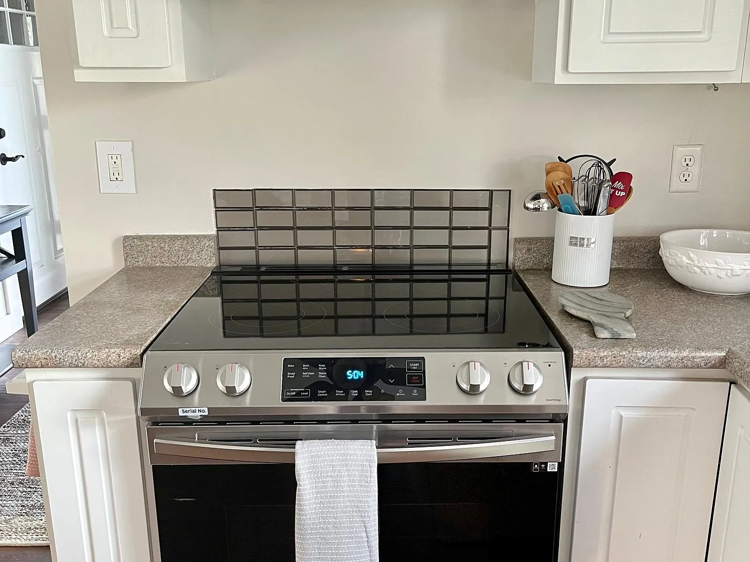 Studio, 975 sqft, $2,800 — Photo 3