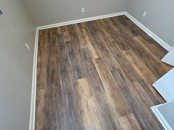 5th image of 2959 N Gladstone Ave