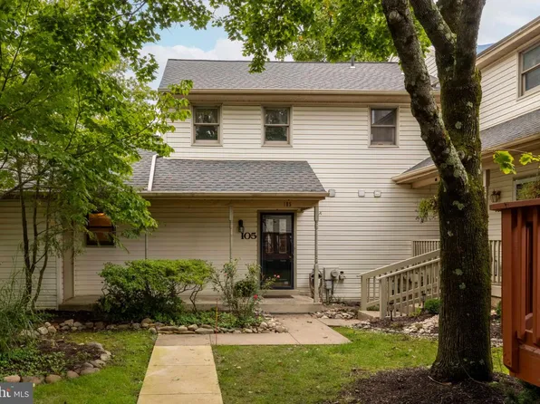 105 Bonnie Lark Ct, Chalfont, PA 18914