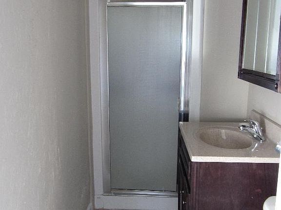 3rd image of 13 Medford St