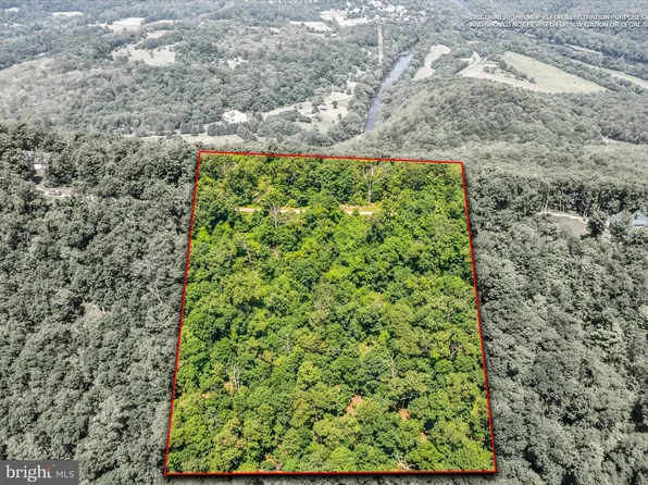Quaint Acres Ln, Berkeley Springs, WV 25411