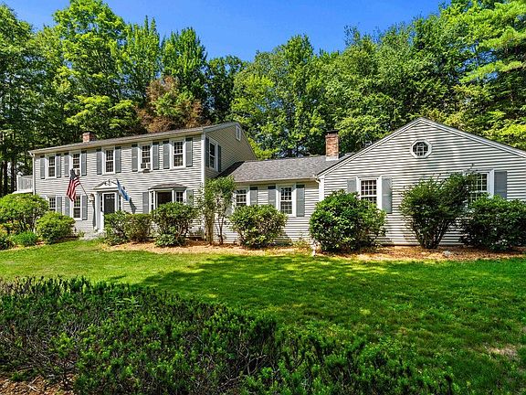 3rd image of 70 Hunter Farm Road
