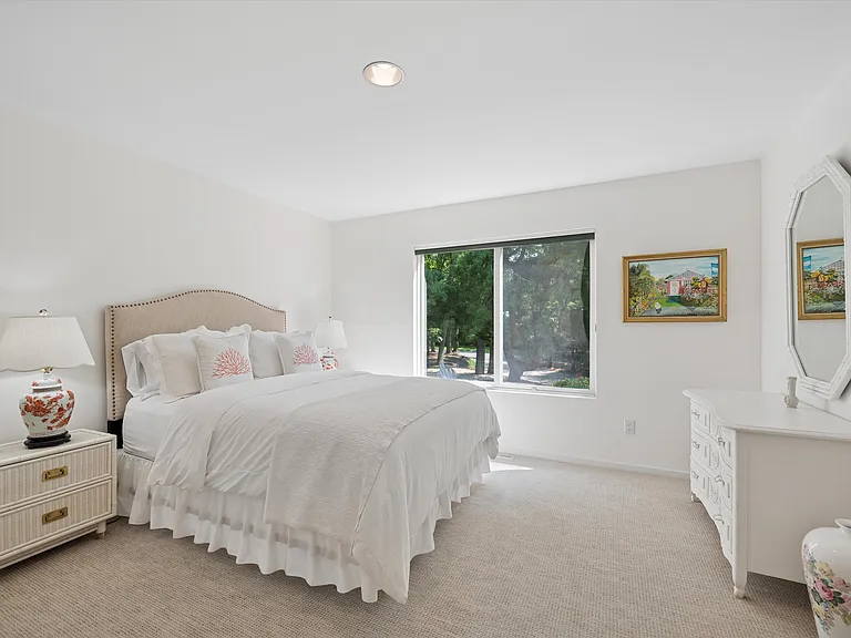 16 Elizabeth Ln — Photo 13