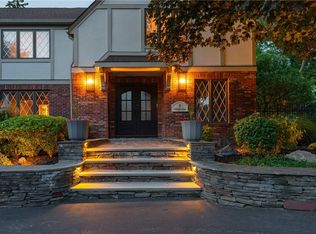 7 Whitehall Rd, Poughkeepsie, NY 12603