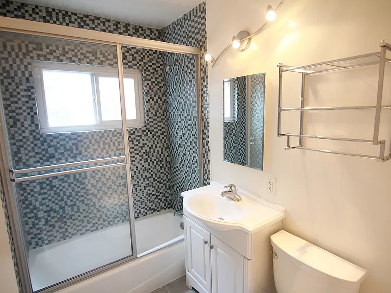 924 Hancock Ave #2 — Photo 7