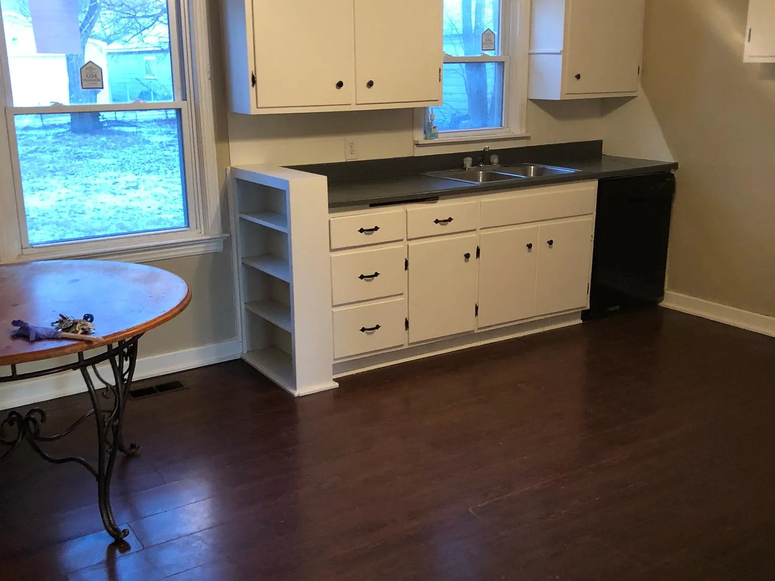 3 bed, 1000 sqft, $1,000 — Photo 2