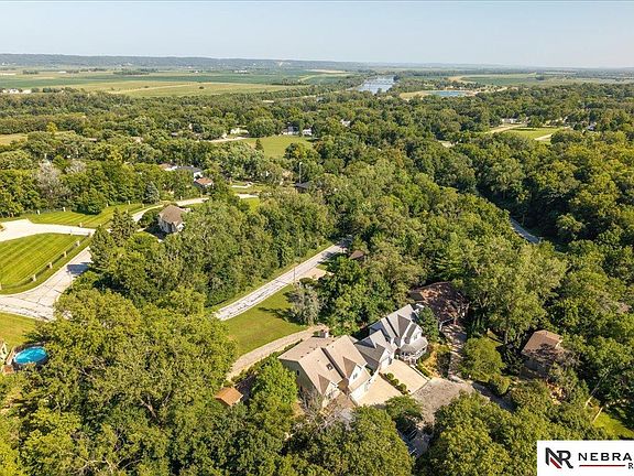 2nd image of 807 Forestview Cir
