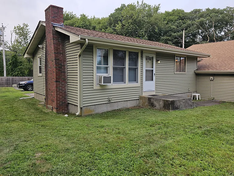 432 American Legion Hwy — Photo 9