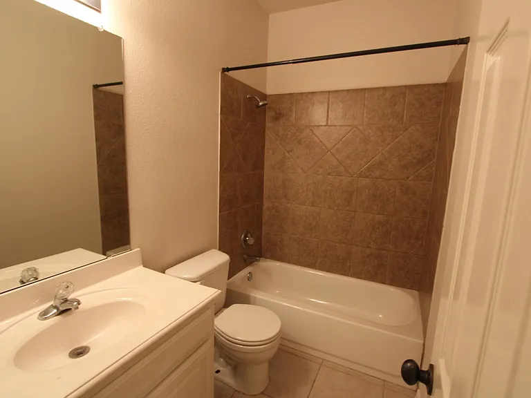 1017 Porter Pl — Photo 20