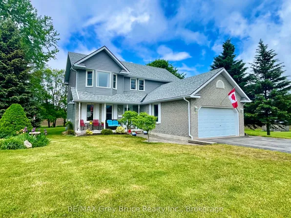 112 Mary Ave, Georgian Bluffs, ON N4K 5N5