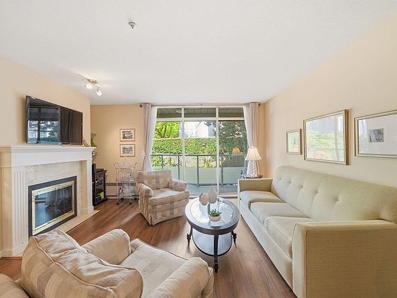 4th image of 48 Richmond St #304