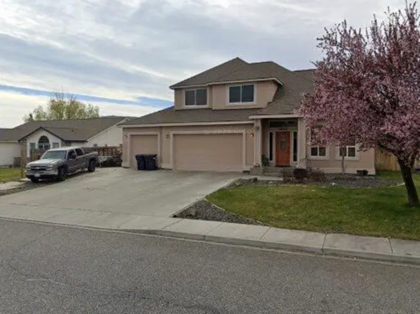 1807 S Highlands Blvd, West Richland, WA 99353