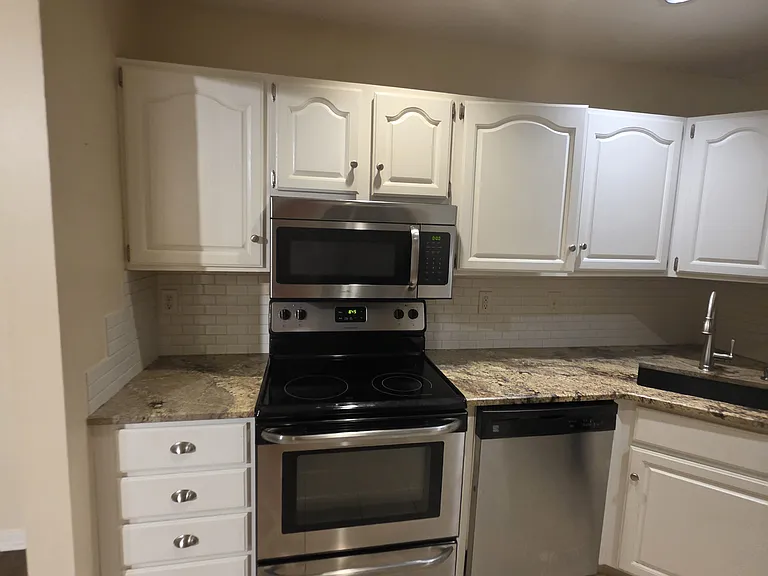 Willow Creek Dr SE — Photo 7