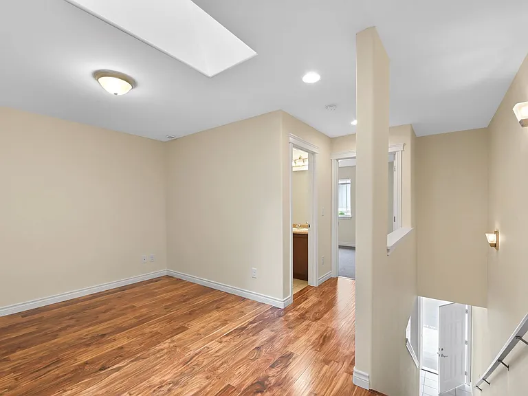 5760 Legoe Ave — Photo 40