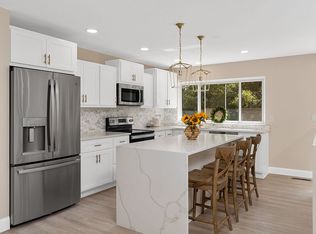 331 Greenbriar Ln, Ballwin, MO 63011