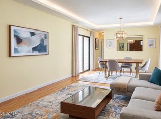 147 Amberly Dr UNIT G, Manalapan, NJ 07726
