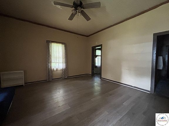 2nd image of 105 N Pine St
