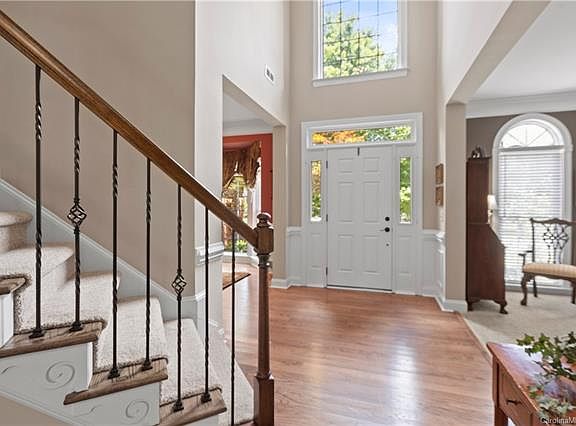 4th image of 1606 Crestgate Dr