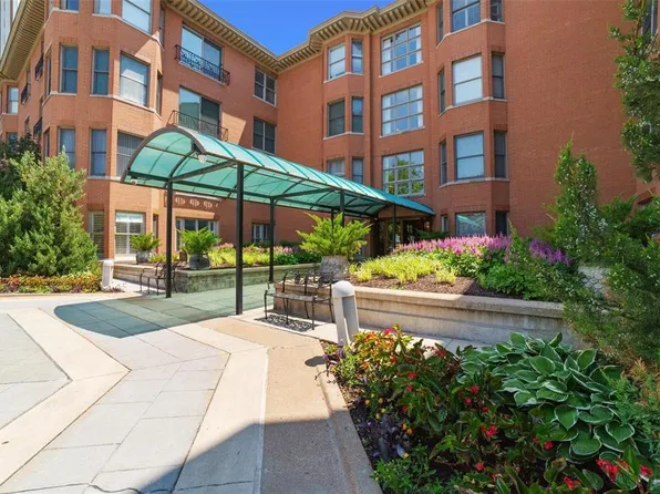 750 S Hanley Rd APT 470, Saint Louis, MO 63105