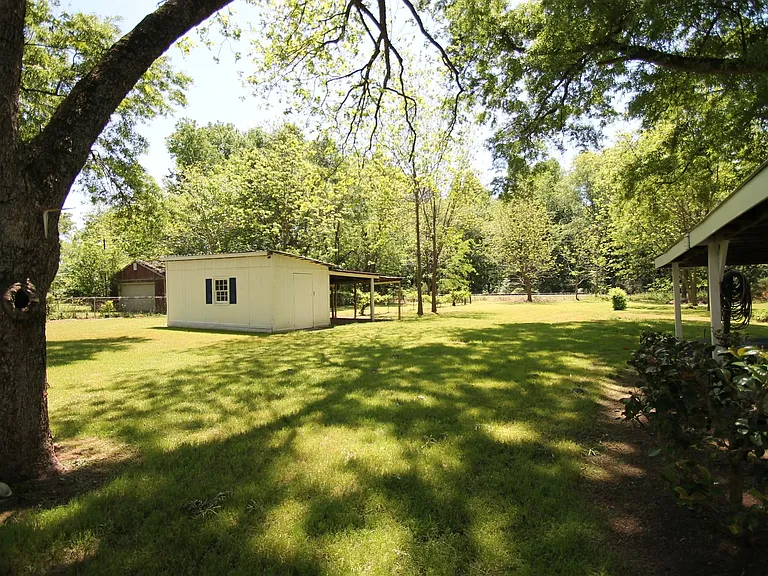 1004 Anderson Rd S — Photo 56