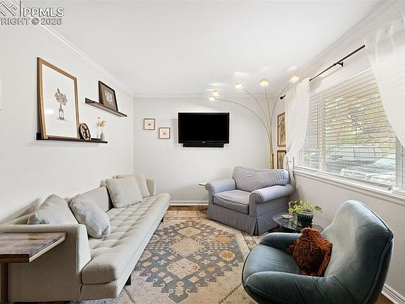 4th image of 3288 W Parade Cir
