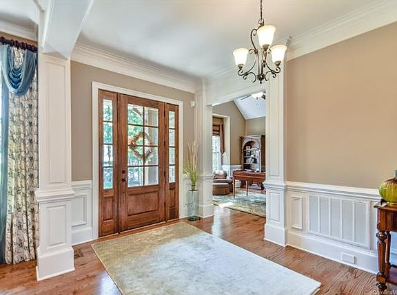 2nd image of 119 Willow Bend Ct