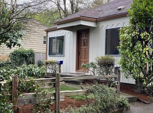 3207 E 17th St, Vancouver, WA 98661